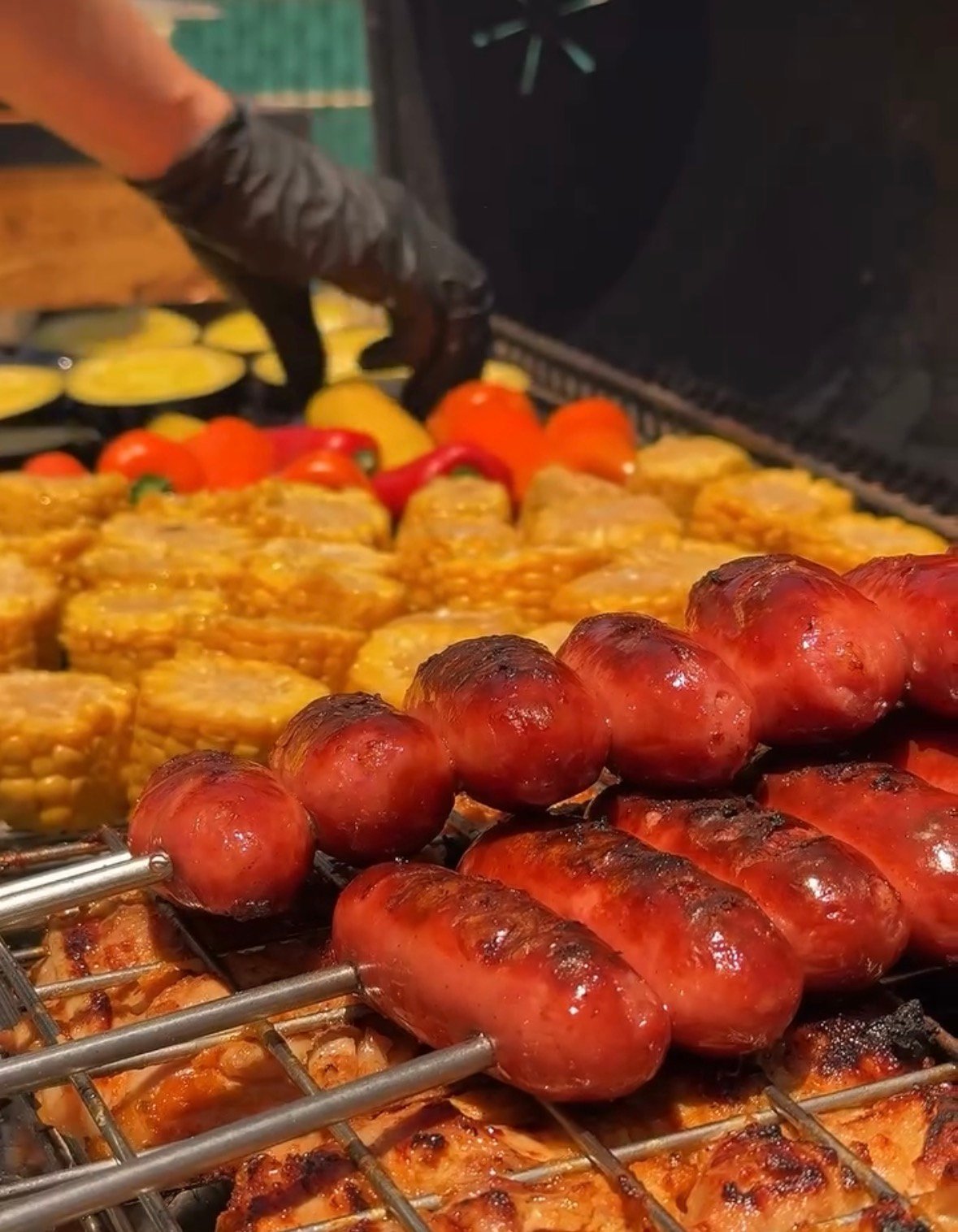 Carnes e acompanhamentos na grelha